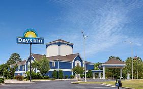 Days Inn By Wyndham Louisburg